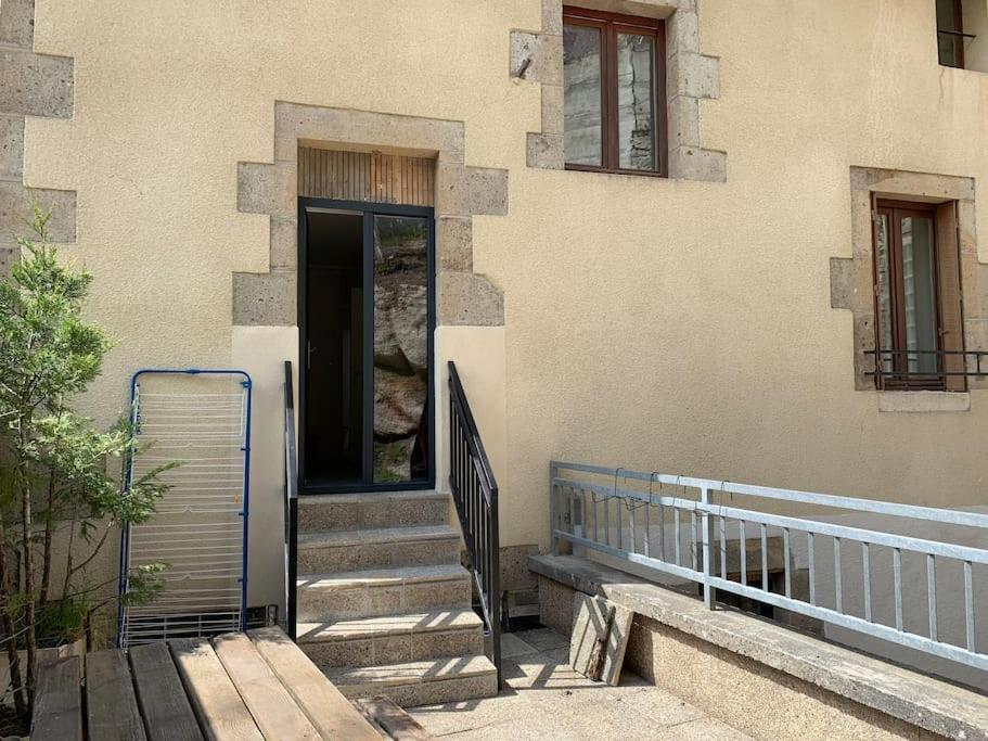 Appartement 4 Personnes, 1 Chambre, Terrasse, Wifi, Proche Du Centre Ла-Бурбуль Екстер'єр фото